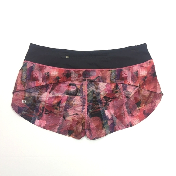 Lululemon Speed Up Shorts - Picture 3 of 8